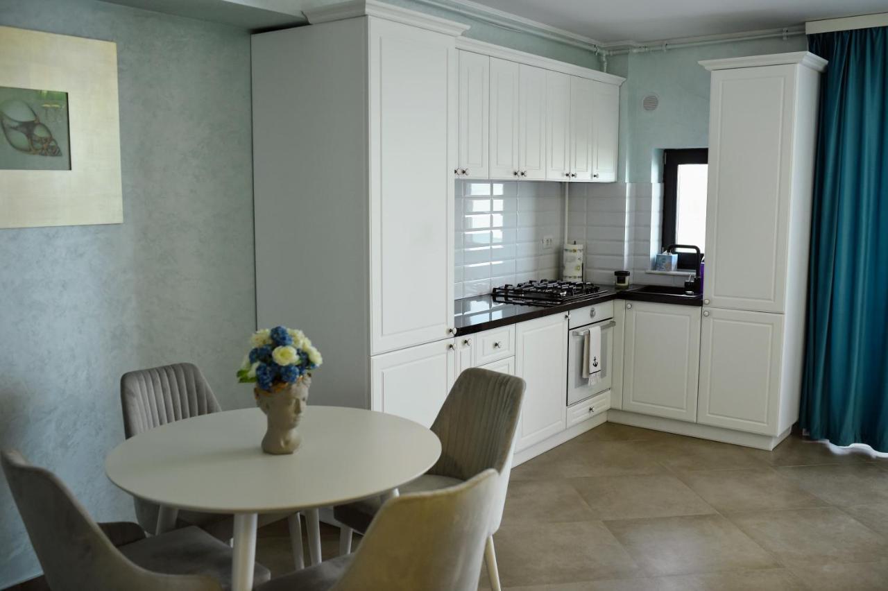 Myosotis Mamaia Studio By The Lake Apartamento Exterior foto