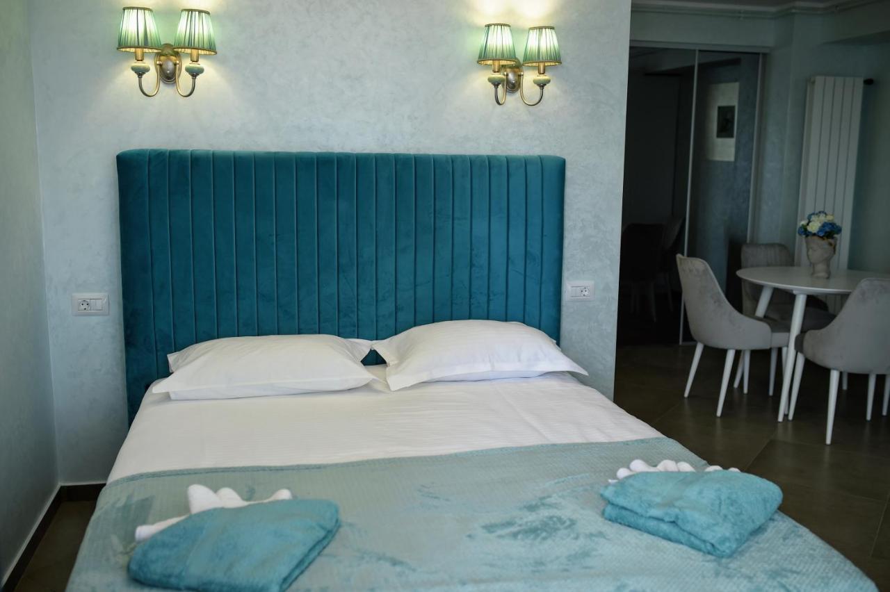 Myosotis Mamaia Studio By The Lake Apartamento Exterior foto