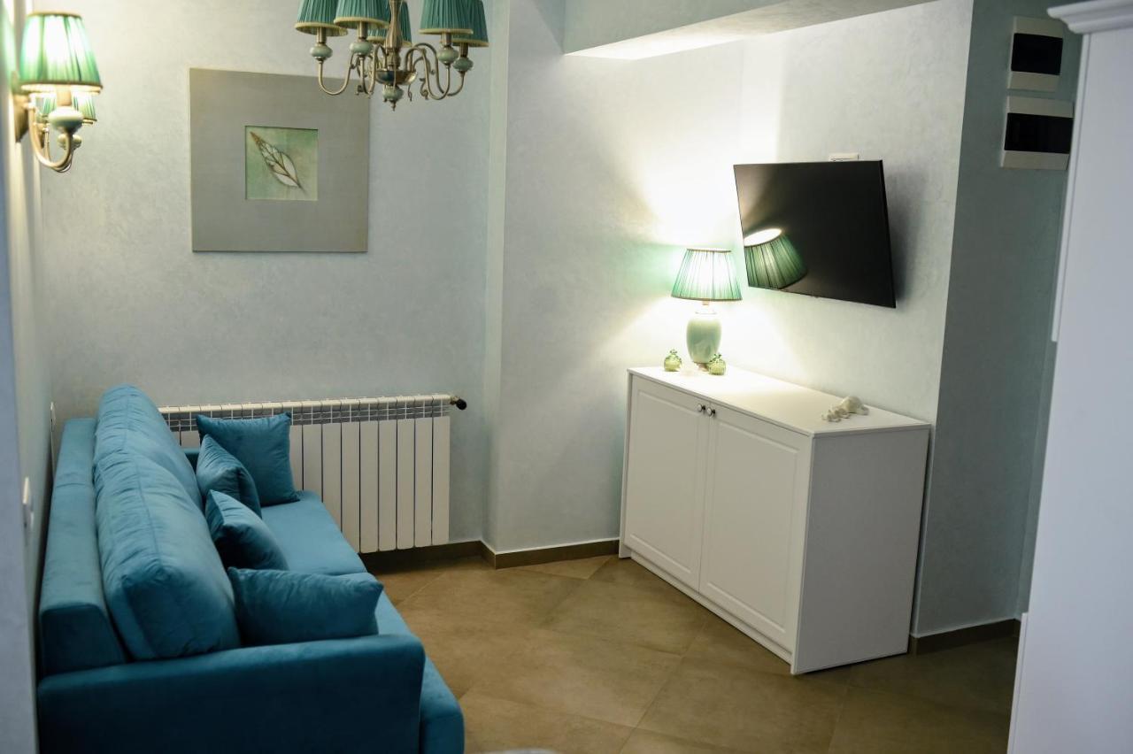 Myosotis Mamaia Studio By The Lake Apartamento Exterior foto