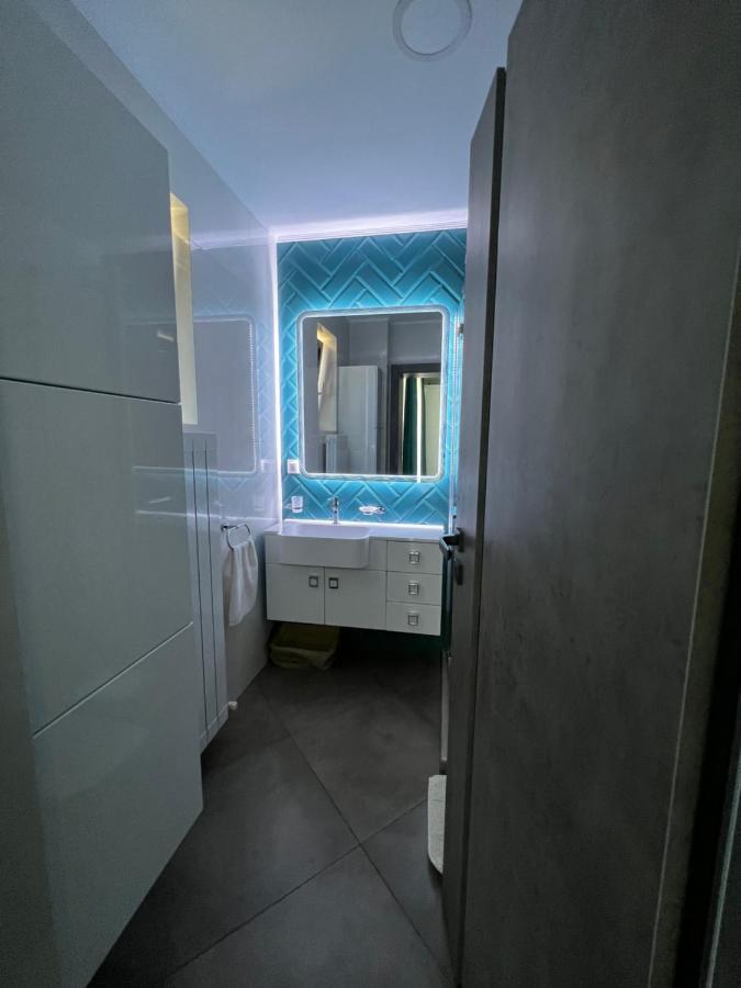 Myosotis Mamaia Studio By The Lake Apartamento Exterior foto